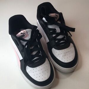 Puma Kids Sneakers Black and White with Pink Accents Little Girls Size 2 EUC